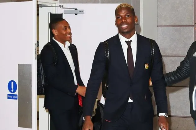 Dàn sao Man Utd tươi tắn trở về sau chiến công trên đất khách - Bóng Đá