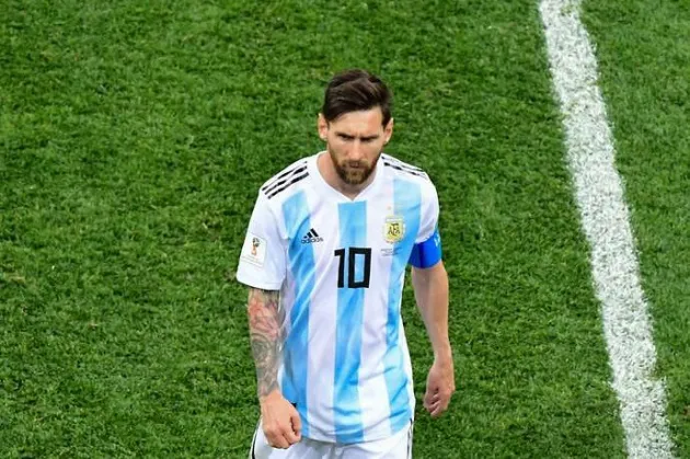 Maradona phá vỡ im lặng với lời thẳng thắn về Messi - Bóng Đá