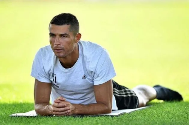 Ronaldo lại khiến đồng đội thán phục về sự chăm chỉ của mình - Bóng Đá