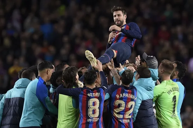 Pique không trở về Man United cùng Barcelona - Bóng Đá