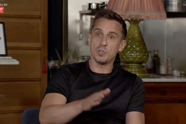 Gary Neville chỉ ra bằng chứng nhà Glazer sẽ 'buông tha