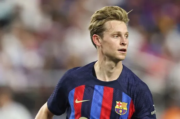 Gary Neville sends strong message to Manchester United target Frenkie de Jong and Barcelona - Bóng Đá