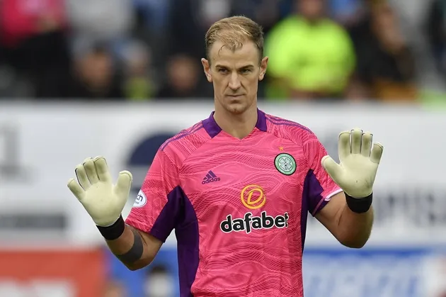 Joe Hart bị hạ đo ván nằm sân - Bóng Đá