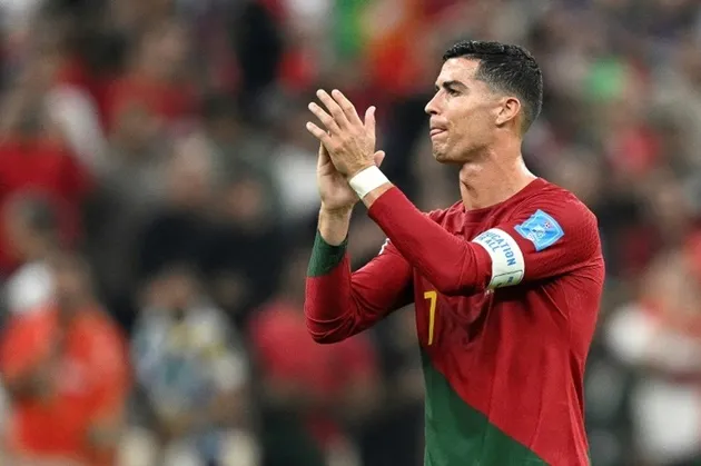 Ronaldo cùng gia đình rời Qatar - Bóng Đá