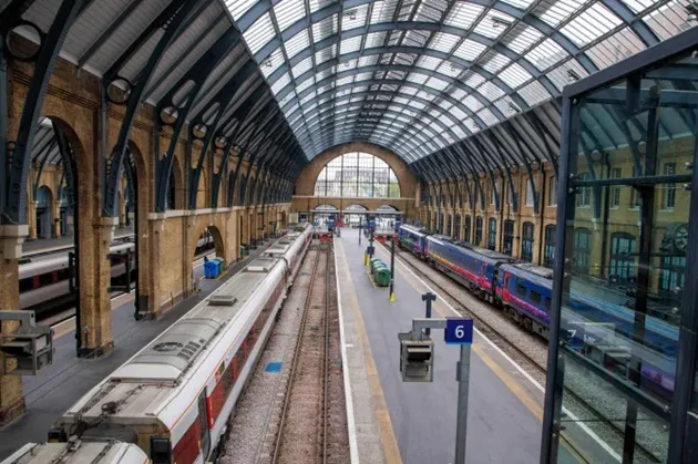 FA Cup final fans pile into Wembley for Utd v City after frantic road dash amid train strike hell… as stations lie empty - Bóng Đá