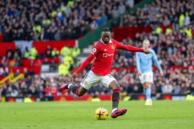 Aaron Wan-Bissaka khiến Ten Hag phải ngạc nhiên - Bóng Đá