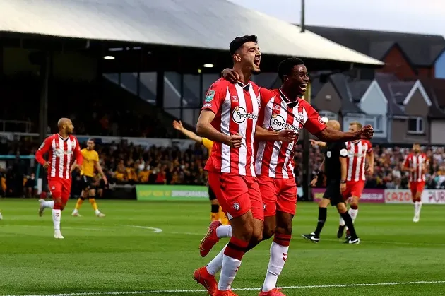 WATCH: Chelsea loanee Armando Broja scores twice on Southampton debut! - Bóng Đá