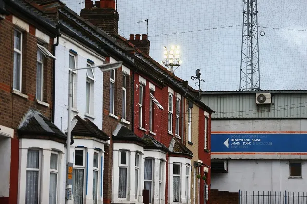 Luton will need a mad £10m three-month dash to get Kenilworth Road stadium - Bóng Đá