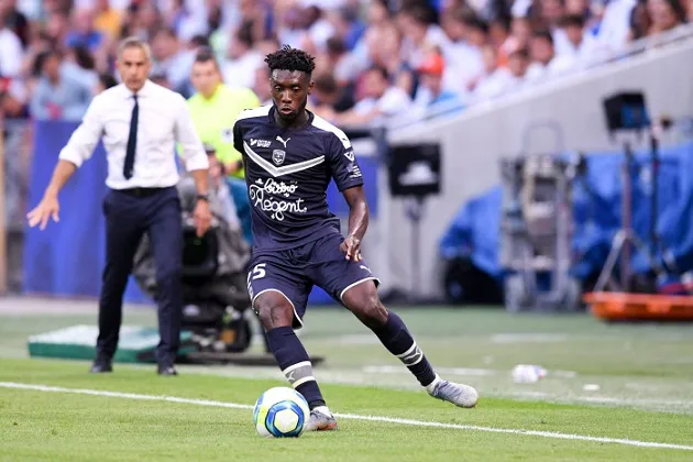 West Ham United are keen to sign Bordeaux defender Enock Kwateng - Bóng Đá