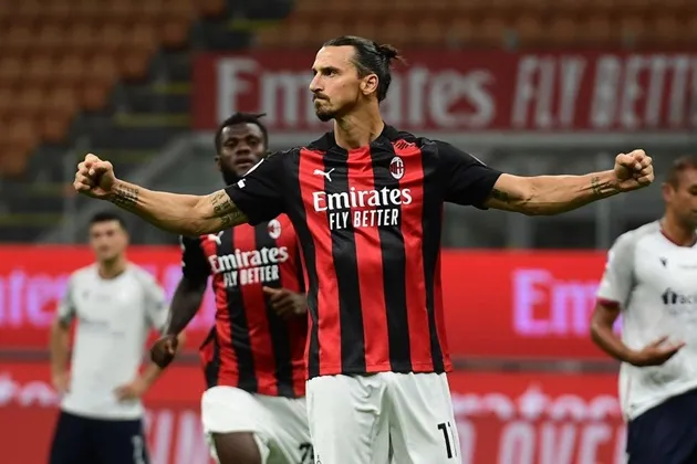 Zlatan Ibrahimovic makes history with brace against Bologna - Bóng Đá