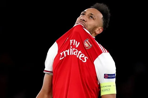 Pierre-Emerick Aubameyang tests positive for COVID-19 - Bóng Đá