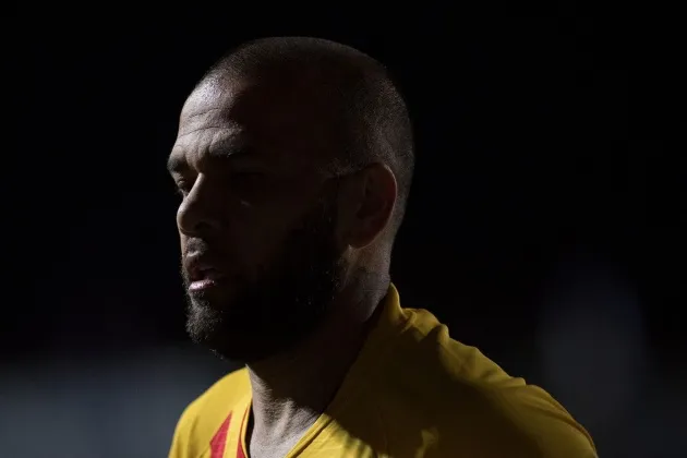 Barcelona excluded Dani Alves from Europa League list - Bóng Đá