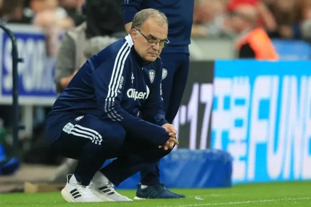 Conte pay tribute to 'spectacular' Bielsa after Leeds departure - Bóng Đá