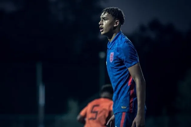 Manchester United linked with young defender Ashley Phillips - Bóng Đá