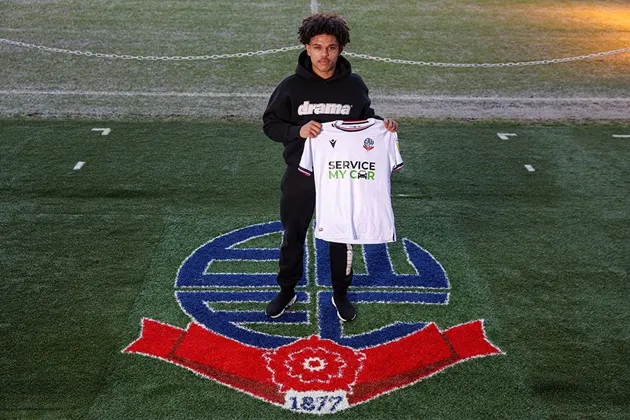 Manchester United youngster Shola Shoretire joins Bolton Wanderers on loan - Bóng Đá