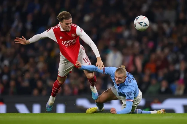 El Juego de tronos entre el Arsenal de Arteta y el City de Guardiola por la Premier - Bóng Đá