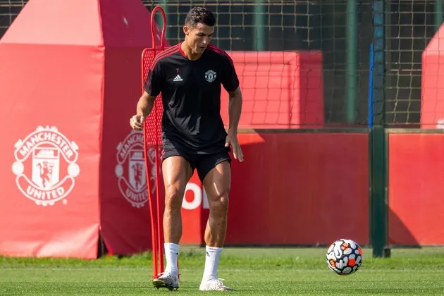 Varane vừa hé lộ một sự thật phũ phàng về Ronaldo - Bóng Đá