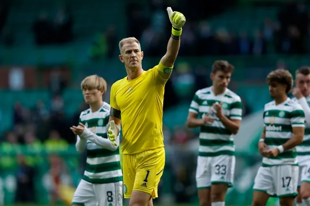 Joe Hart bị hạ đo ván nằm sân - Bóng Đá