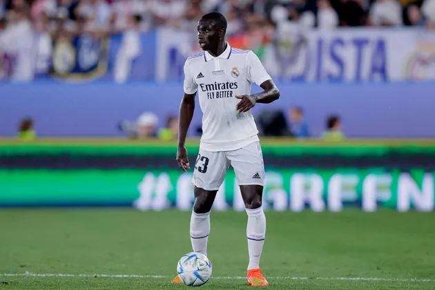 Real Madrid vẫn KHÔNG đề nghị gia hạn hợp đồng với Ferland Mendy - Bóng Đá