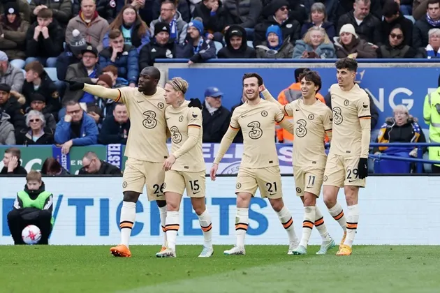Những hình ảnh phản cảm xuất hiện trong trận Leicester - Chelsea - Bóng Đá
