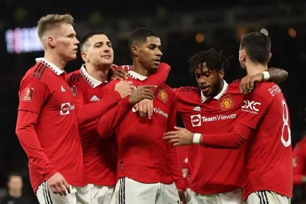 Mùa giải cày ải điên rồ của Man Utd - Bóng Đá