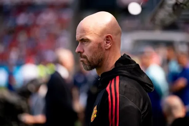 Thua Atletico, Ten Hag 'sấy tóc' phòng thay đồ Man Utd - Bóng Đá