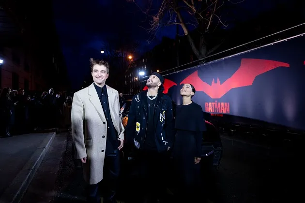 PSG star Neymar attends The Batman premiere in France alongside Robert Pattinson and Zoe Kravitz - Bóng Đá