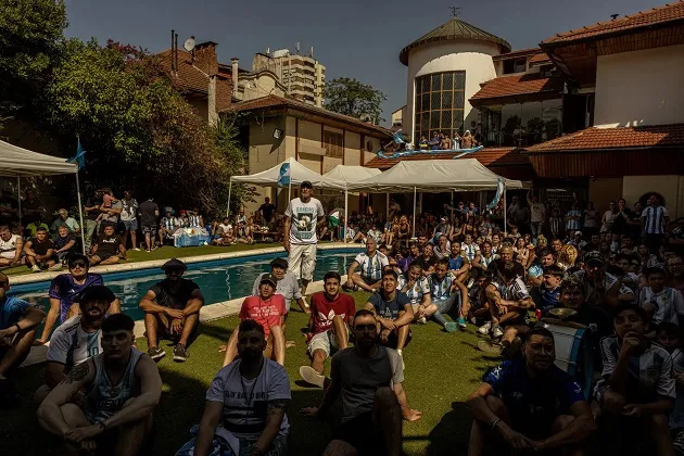 Free Beef and a Blue Bidet: Watching the World Cup at Maradona’s House - Bóng Đá