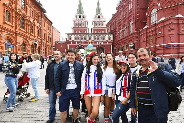 TRỰC TIẾP Nga vs Saudi Arabia: Sân Luzhniki nóng lên từng giờ - Bóng Đá