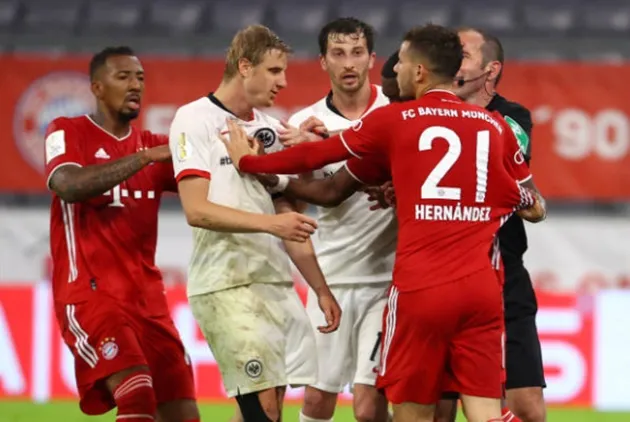 Ảnh sau trận Bayern - Frankfurt - Bóng Đá