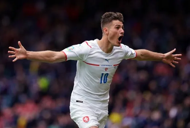 Arsenal handed Patrik Schick transfer boost as Bayer Leverkusen secure long-term replacement - Bóng Đá