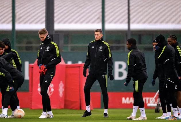 Cơn ác mộng số 9 trở lại, sân tập Man Utd yên ắng lạ thường - Bóng Đá