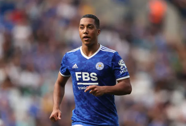 Youri Tielemans offers transfer hope to Liverpool and Manchester United with Leicester star ‘keeping options open’ - Bóng Đá