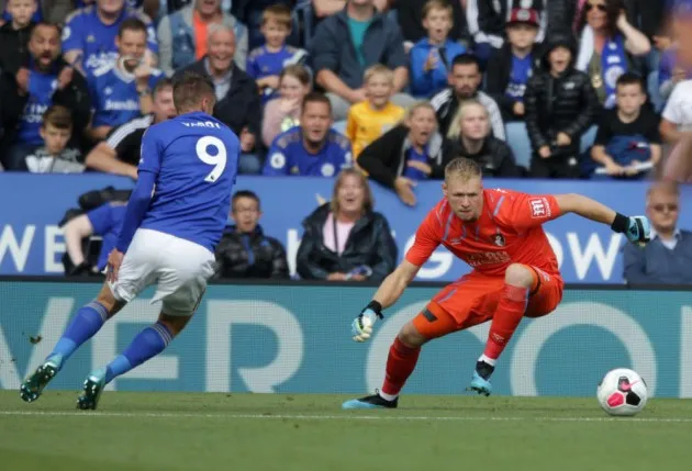 Arsenal star Aaron Ramsdale admits he ‘hates’ playing against Leicester City ace Jamie Vardy - Bóng Đá