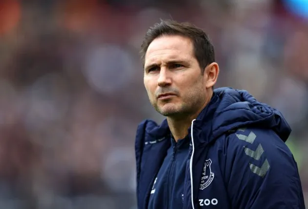 Frank Lampard bắt đầu hoảng loạn - Bóng Đá