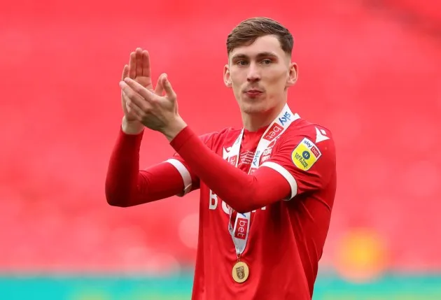 Man Utd delay decision over James Garner leaving on loan until after Erik ten Hag has assessed him in pre-season - Bóng Đá