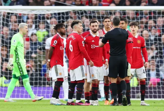 ‘Disrespectful’ Antony blamed for Casemiro’s red card during Manchester United’s victory over Crystal Palace - Bóng Đá