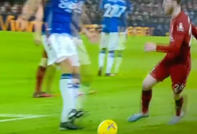 Robertson vs Pickford - Bóng Đá