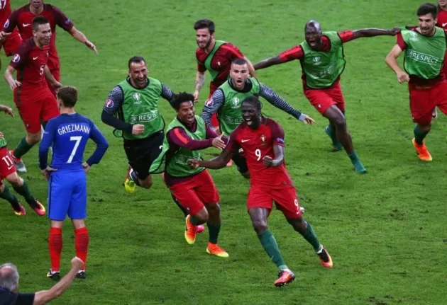 Portugal’s Euro 2016 hero Eder went from scoring in the final to free agent after carrying trophy onto Wembley pitch - Bóng Đá