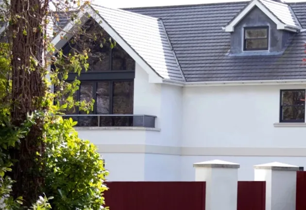 Ashley Cole attacked at home by gang of masked robbers who stole his jewellery - Bóng Đá