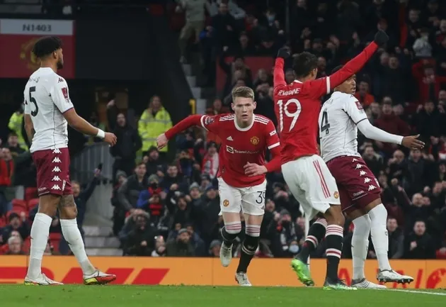 Lingard hóa Ronaldinho, loại bỏ 2 cầu thủ Aston Villa dễ như chơi - Bóng Đá