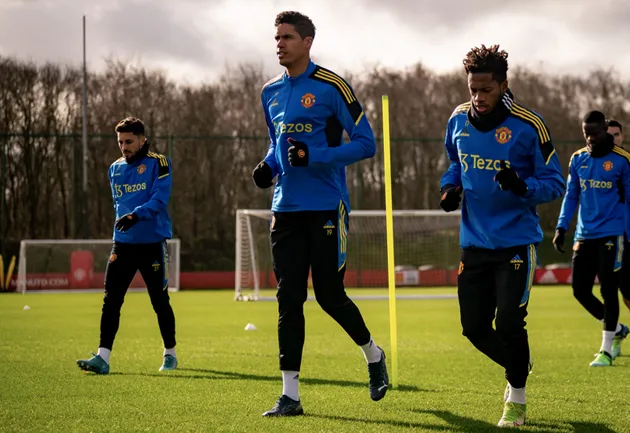 Xuất hiện nhân tố mới, lộ thái độ dàn sao Man Utd trên sân tập - Bóng Đá