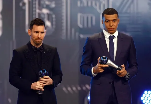 Lionel Messi equals Cristiano Ronaldo tally as he wins Fifa The Best - Bóng Đá