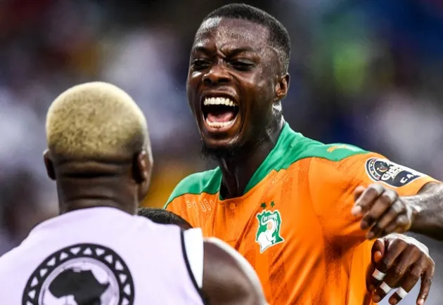 Watch: Arsenal’s Nicolas Pepe scores with brilliant curler at AFCON - Bóng Đá