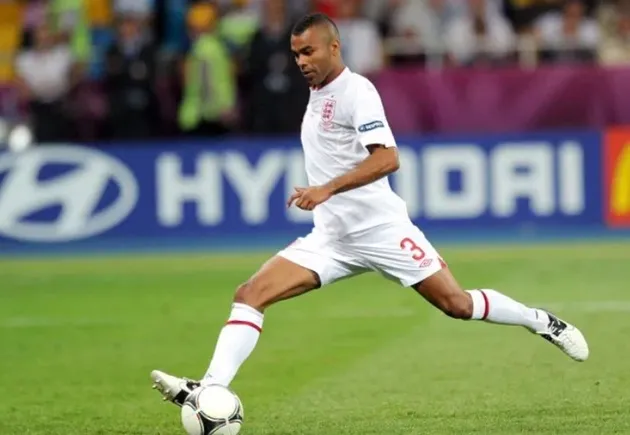Ashley Cole attacked at home by gang of masked robbers who stole his jewellery - Bóng Đá
