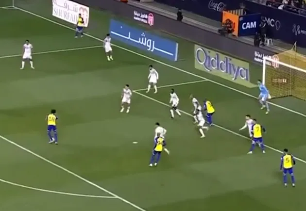 Tròn mắt với 2 pha kiến tạo khó tin của Ronaldo - Bóng Đá