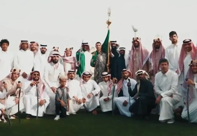 Cristiano Ronaldo wields sword and wears traditional dress  - Bóng Đá