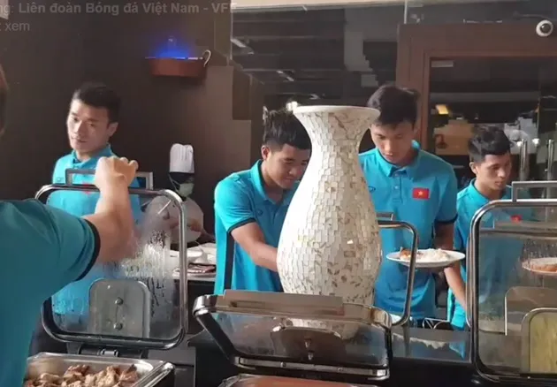 Ảnh VN đến Bogor ăn buffet - Bóng Đá