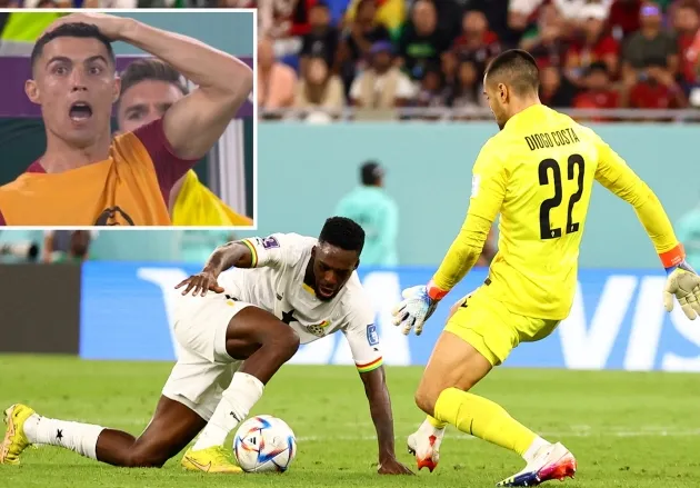 ‘He nearly died’ – Watch Cristiano Ronaldo’s heart-in-mouth reaction to Portugal keeper’s last-minute howler vs Ghana - Bóng Đá