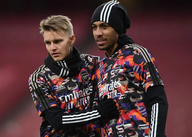 Ramsdale so sánh 2 đội trưởng Odegaard và Aubameyang - Bóng Đá